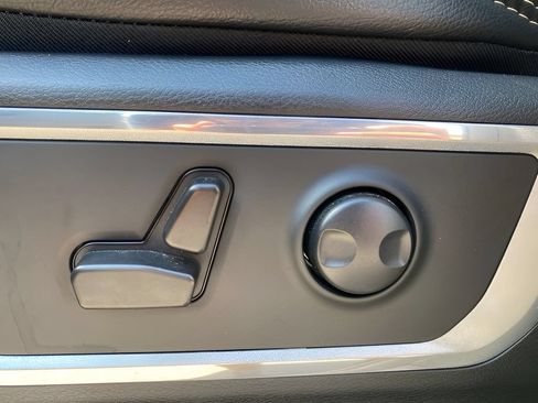 Used 2022 RAM 1500 Laramie AWD/4WD image 10
