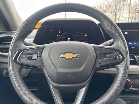 Used 2025 Chevrolet TrailBlazer LT image 48