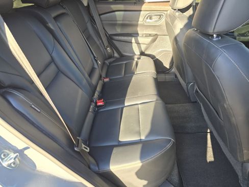 Used 2023 Nissan Rogue SL w/ SL Premium Package image 20