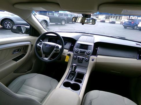 Used 2018 Ford Taurus SE image 31