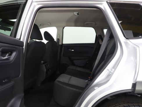 Used 2025 Nissan Rogue SV AWD/4WD image 18
