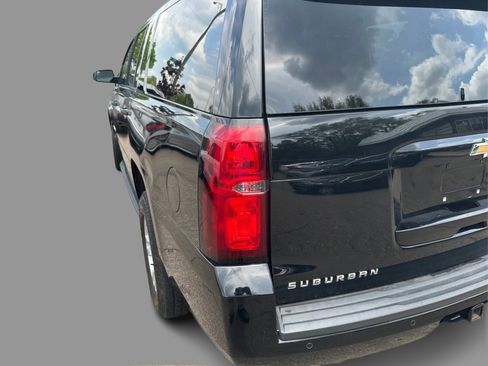 Used 2019 Chevrolet Suburban LT AWD/4WD image 26