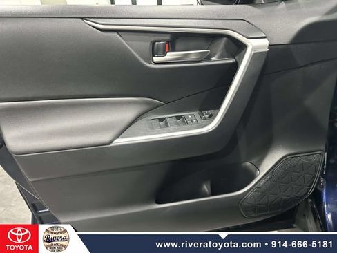 Used 2019 Toyota RAV4 XLE w/ Convenience Package AWD/4WD image 22
