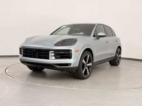 Used 2025 Porsche Cayenne AWD/4WD image 1