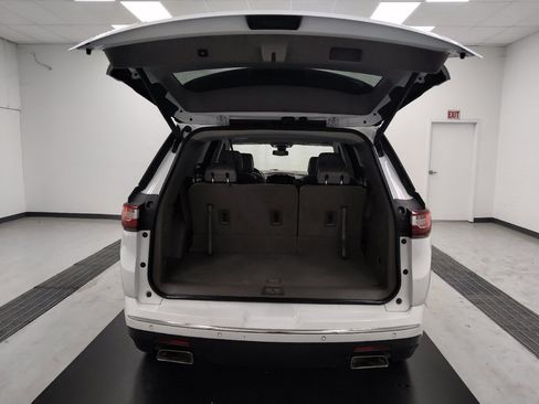 Used 2018 Chevrolet Traverse Premier w/ Driver Confidence II Package FWD image 29