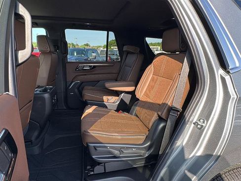 New 2026 Chevrolet Tahoe High Country AWD/4WD image 17