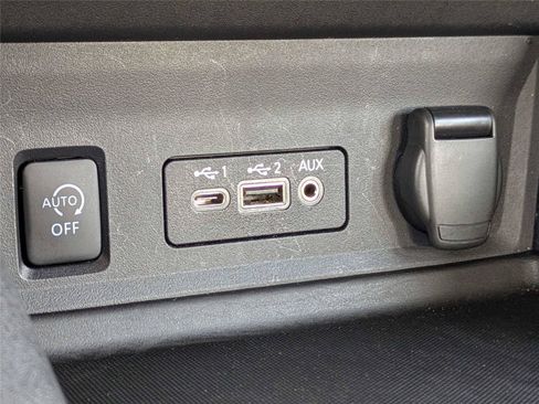 Used 2025 Nissan Sentra SV FWD image 23