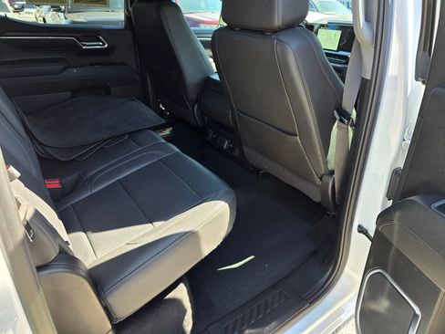 Used 2025 GMC Sierra 1500 SLT image 40