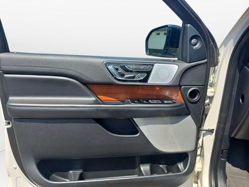 Used 2019 Lincoln Navigator L Reserve AWD/4WD image 20