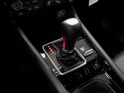 New 2026 Jeep Compass Latitude image 24