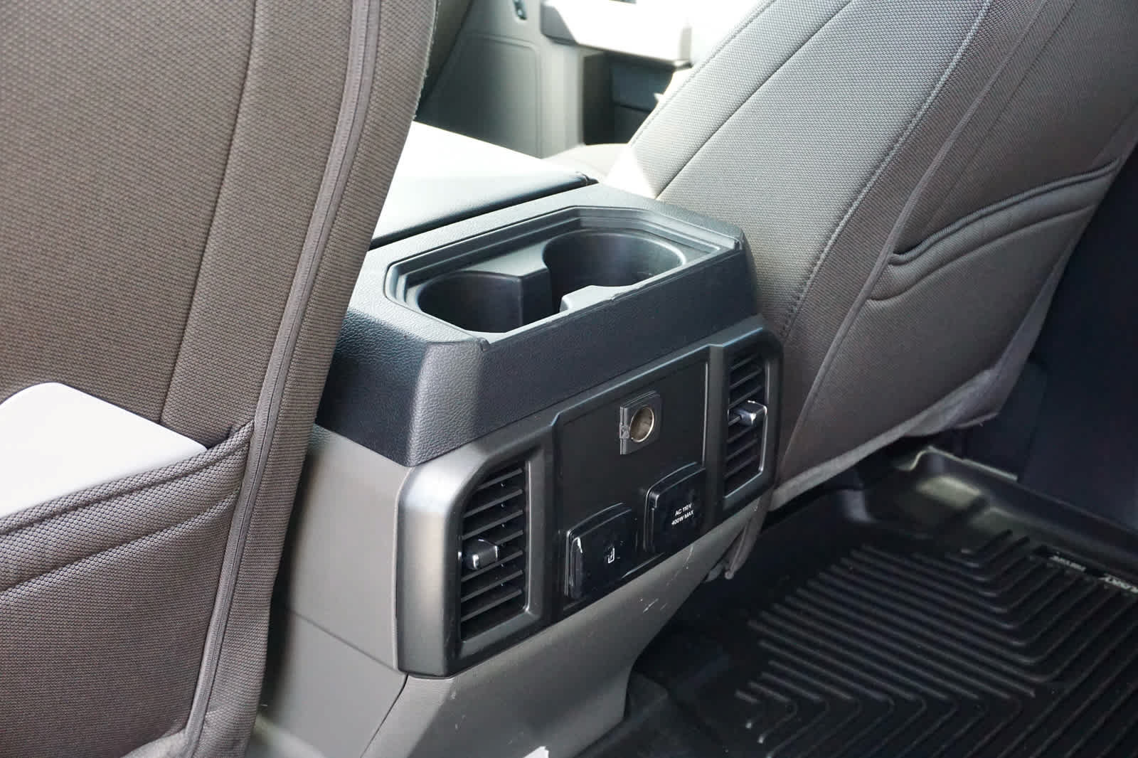 Used 2022 Ford F350 XLT w/ XLT Premium Package AWD/4WD image 38