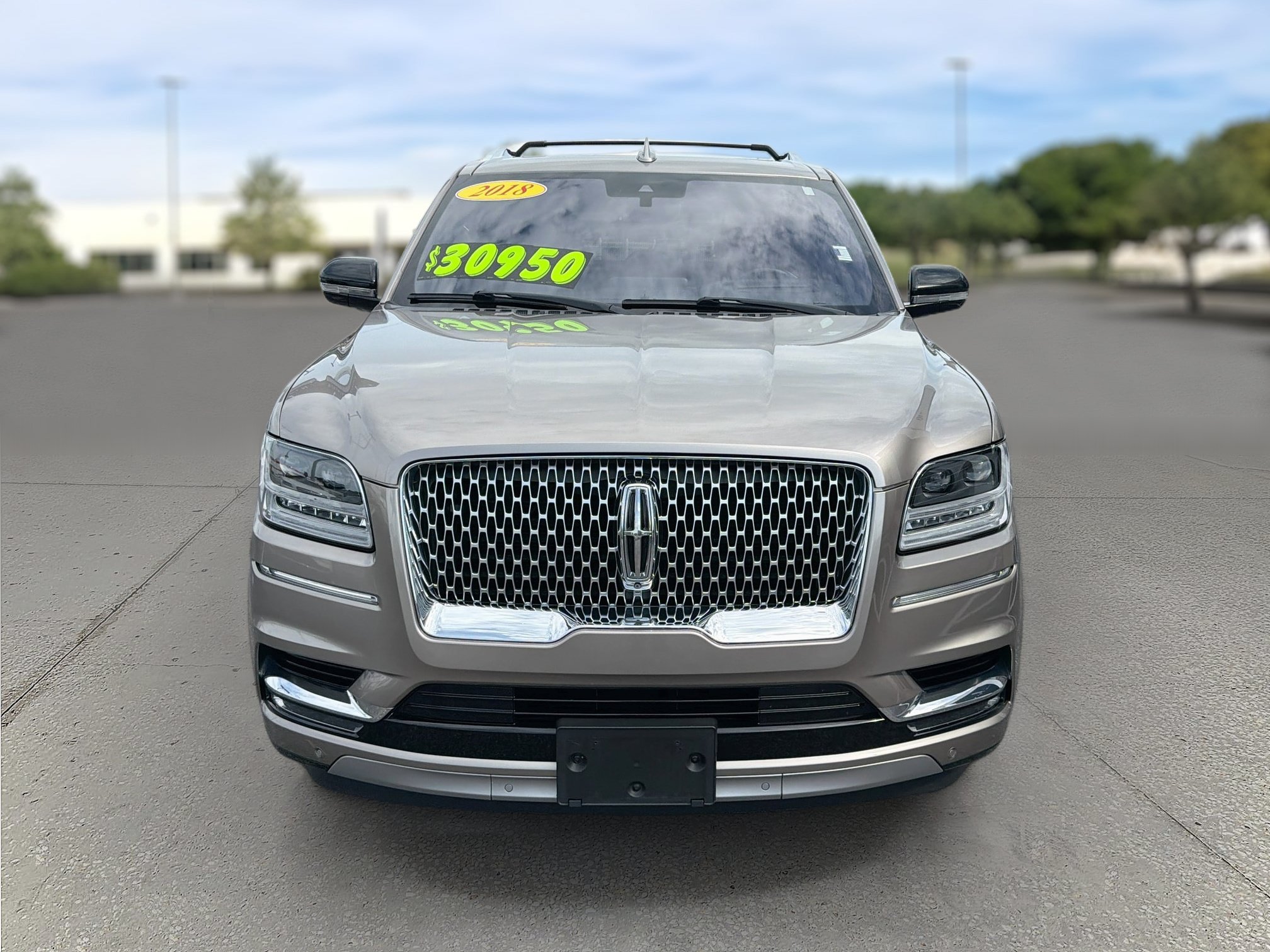 Used 2018 Lincoln Navigator Reserve w/ Technology Package AWD/4WD image 2