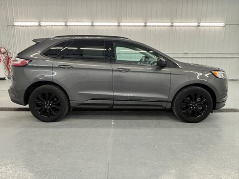 Used 2022 Ford Edge SE w/ Black Appearance Package AWD/4WD image 2