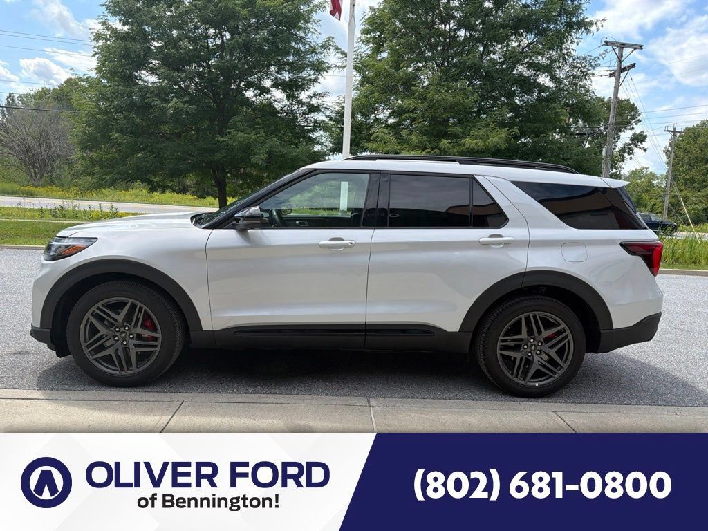 Used 2026 Ford Explorer ST-Line w/ ST-Line Street Pack AWD/4WD image 4