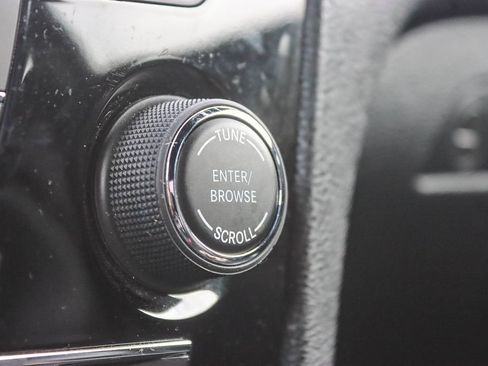 Used 2014 Chrysler 300 S image 31