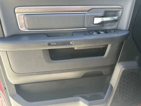 Used 2022 RAM 1500 Classic SLT image 10