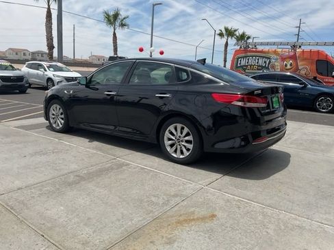 Used 2018 Kia Optima LX w/ 17" Alloy Wheels Package FWD image 5