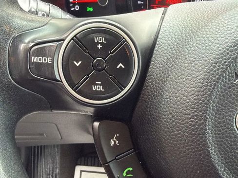 Used 2015 Kia Soul EV image 15