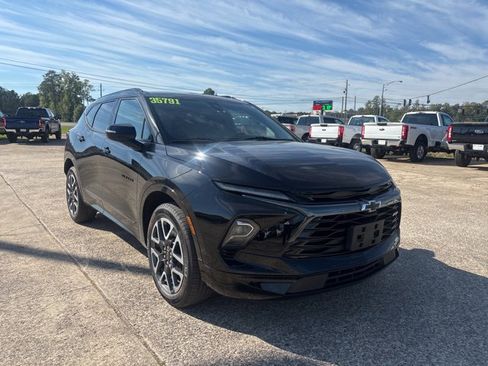 Used 2024 Chevrolet Blazer RS image 2