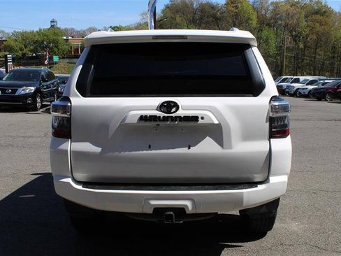 Used 2016 Toyota 4Runner SR5 AWD/4WD image 4