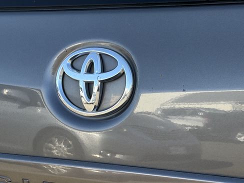Used 2014 Toyota Sienna XLE FWD image 4