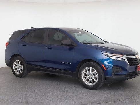 Used 2022 Chevrolet Equinox LS w/ LS Convenience Package image 1