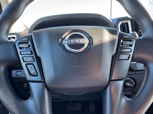 Used 2025 Nissan Frontier SV image 16