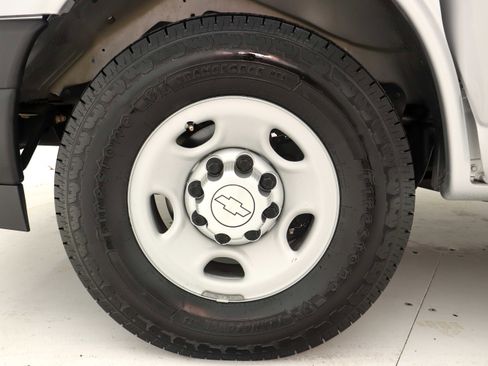 Used 2017 Chevrolet Express 2500 LS image 28