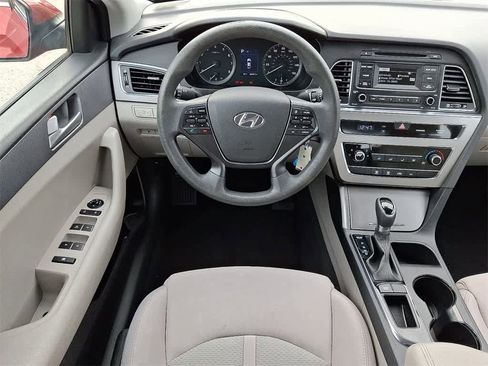 Used 2017 Hyundai Sonata SE image 10