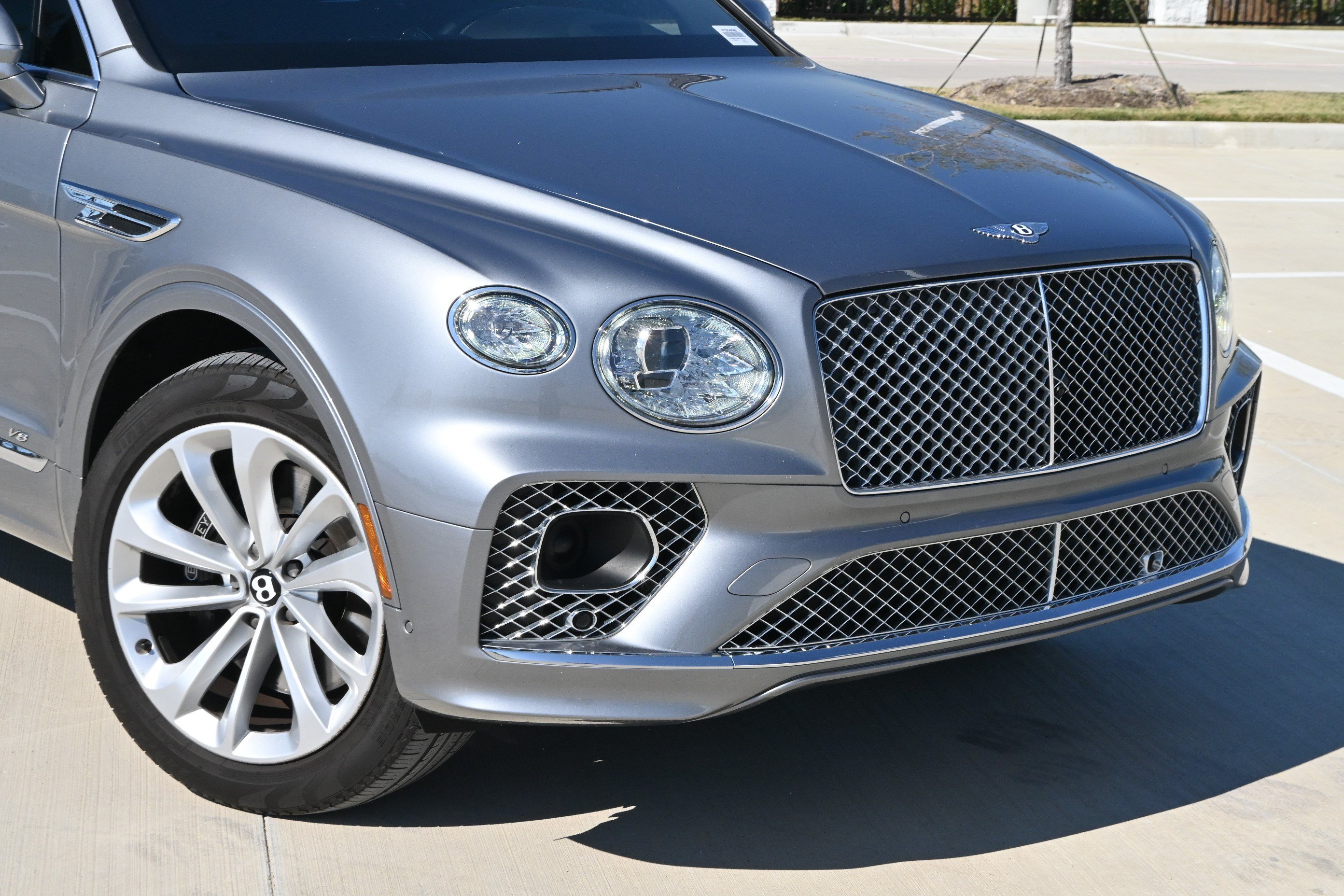 Used 2021 Bentley Bentayga AWD/4WD image 9