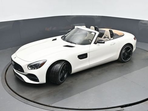 Used 2018 Mercedes-Benz AMG GT Roadster image 31