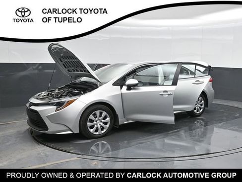 Used 2025 Toyota Corolla LE image 38