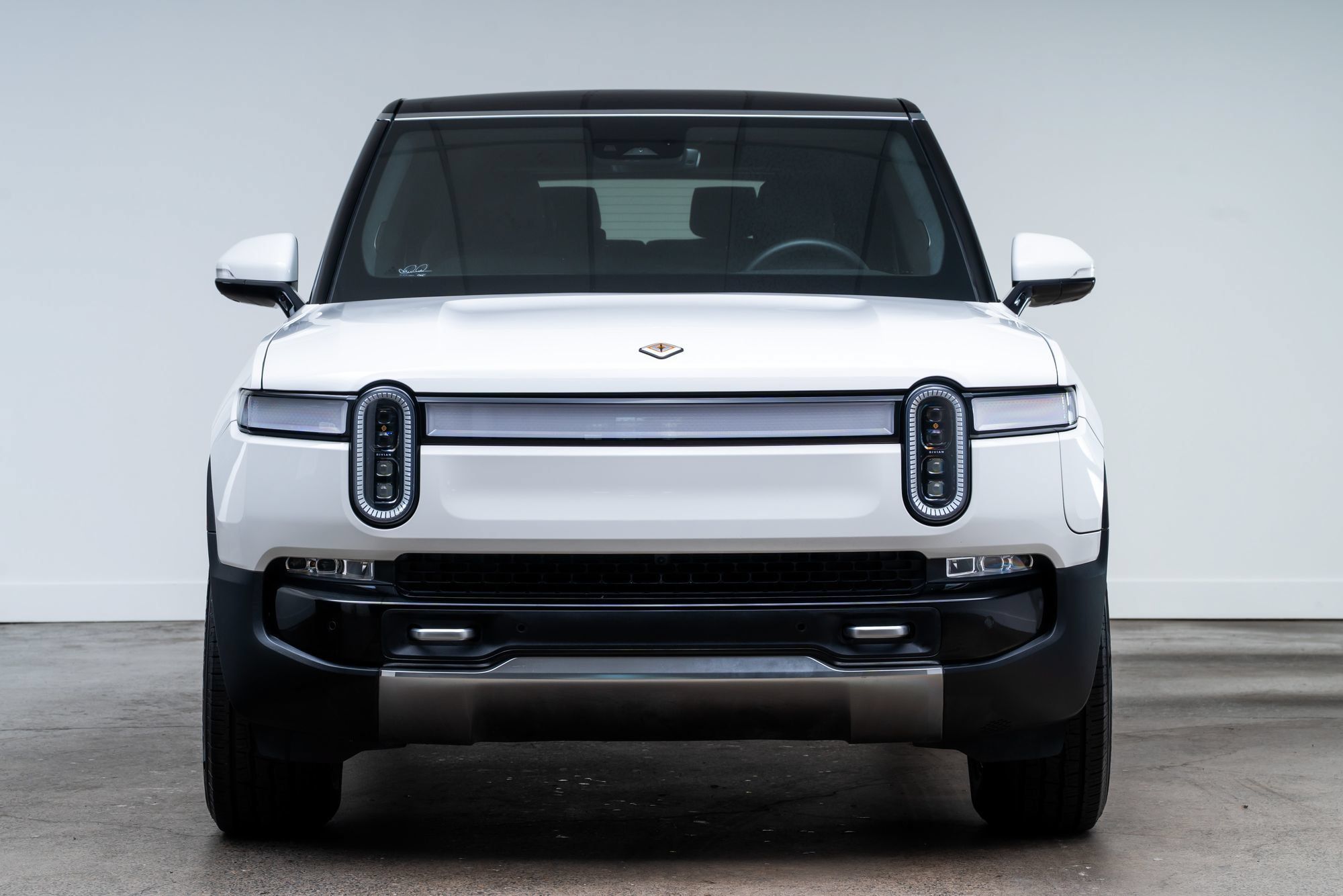 Used 2024 Rivian R1S Adventure Quad AWD/4WD image 2