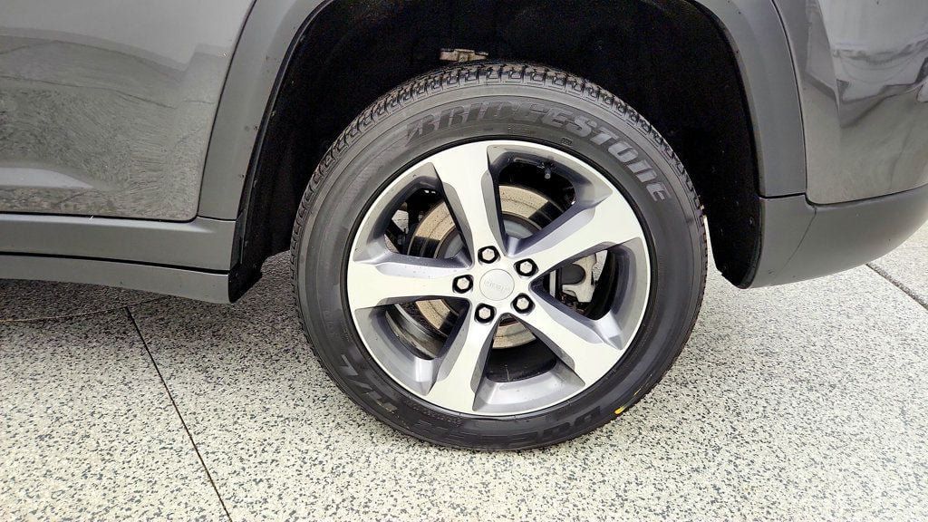 Used 2023 Jeep Grand Cherokee 4WD 4xe image 9
