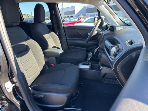 Used 2022 Jeep Renegade Latitude image 20