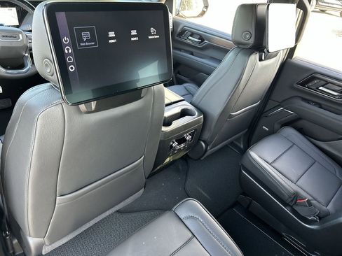 New 2026 GMC Yukon Denali w/ Advanced Technology Package image 36