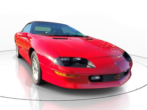 Used 1995 Chevrolet Camaro Z28 RWD image 1