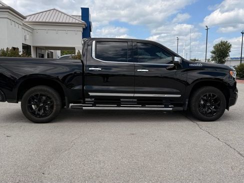Used 2023 Chevrolet Silverado 1500 High Country w/ High Country Premium Package AWD/4WD image 8