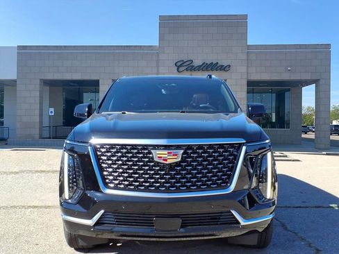 New 2026 Cadillac Escalade Luxury w/ LPO, Floor Liner Package image 2