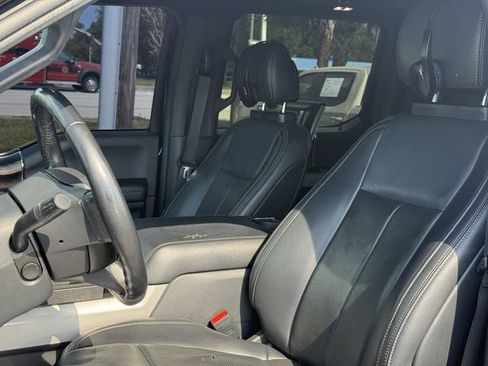 Used 2022 Ford F250 Lariat w/ Black Appearance Package AWD/4WD image 13