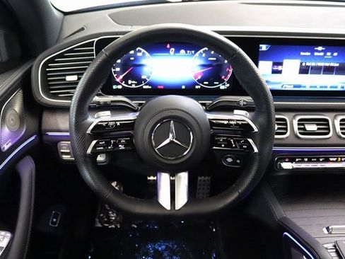 Used 2024 Mercedes-Benz GLS 580 4MATIC image 5