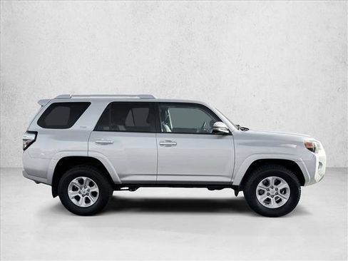 Used 2017 Toyota 4Runner SR5 Premium image 9