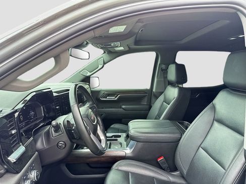 Used 2024 GMC Sierra 1500 SLT image 11