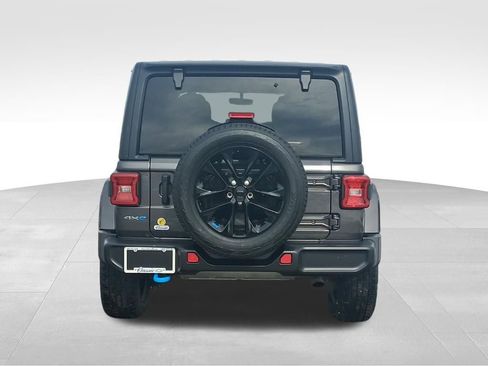 Used 2022 Jeep Wrangler Unlimited Sahara w/ Dual Top Group image 9