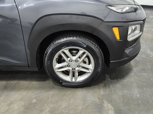 Used 2021 Hyundai Kona SE image 9