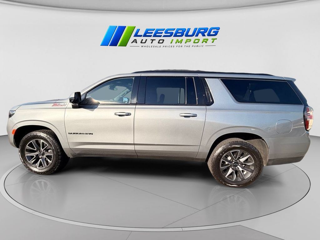 Used 2023 Chevrolet Suburban Z71 w/ Luxury Package AWD/4WD image 5