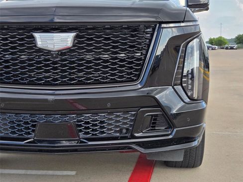 Used 2025 Cadillac Escalade V w/ LPO, Floor Liner Package AWD/4WD image 6
