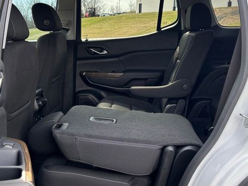 Certified 2023 GMC Acadia SLE w/ Driver Convenience Package image 22