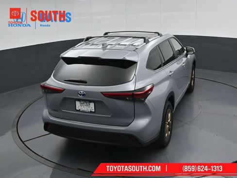 Used 2023 Toyota Highlander Bronze Edition AWD/4WD image 48