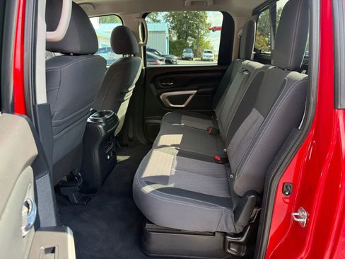 Used 2021 Nissan Titan SV w/ SV Convenience Package image 14